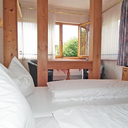 Gasthaus & Hotel Zur Linde 프리에드리치로다 객실 사진
