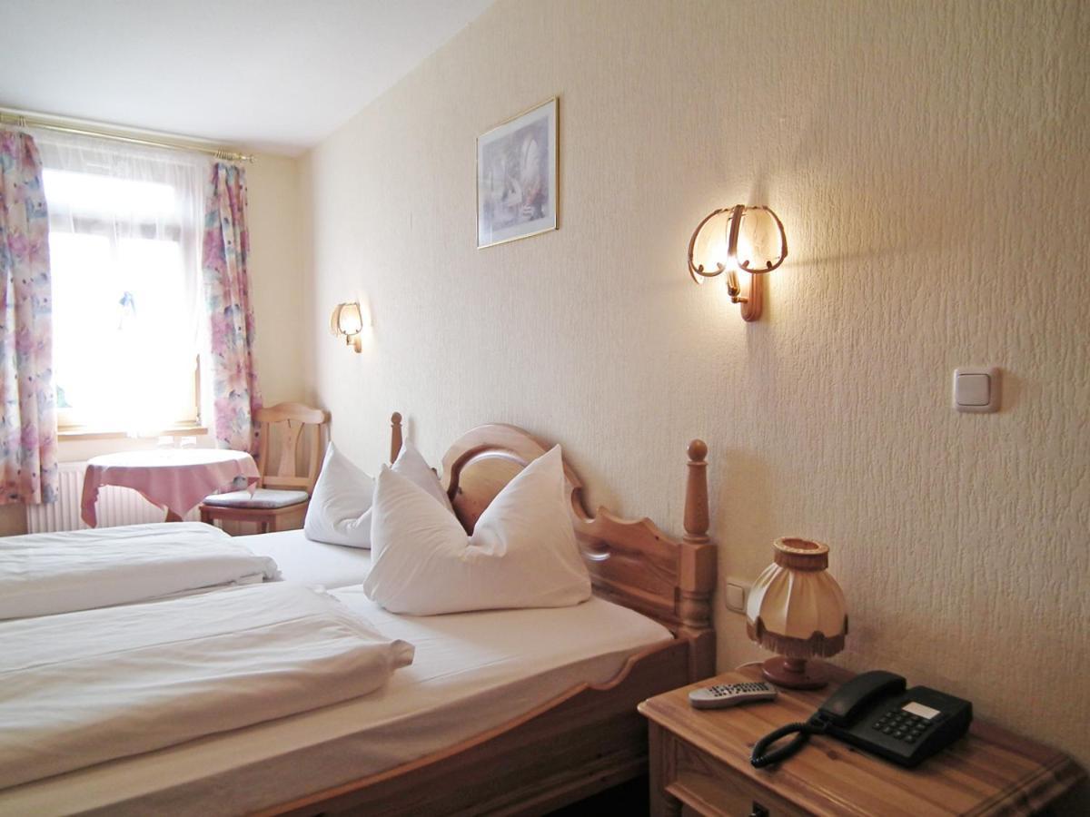 Gasthaus & Hotel Zur Linde 프리에드리치로다 외부 사진